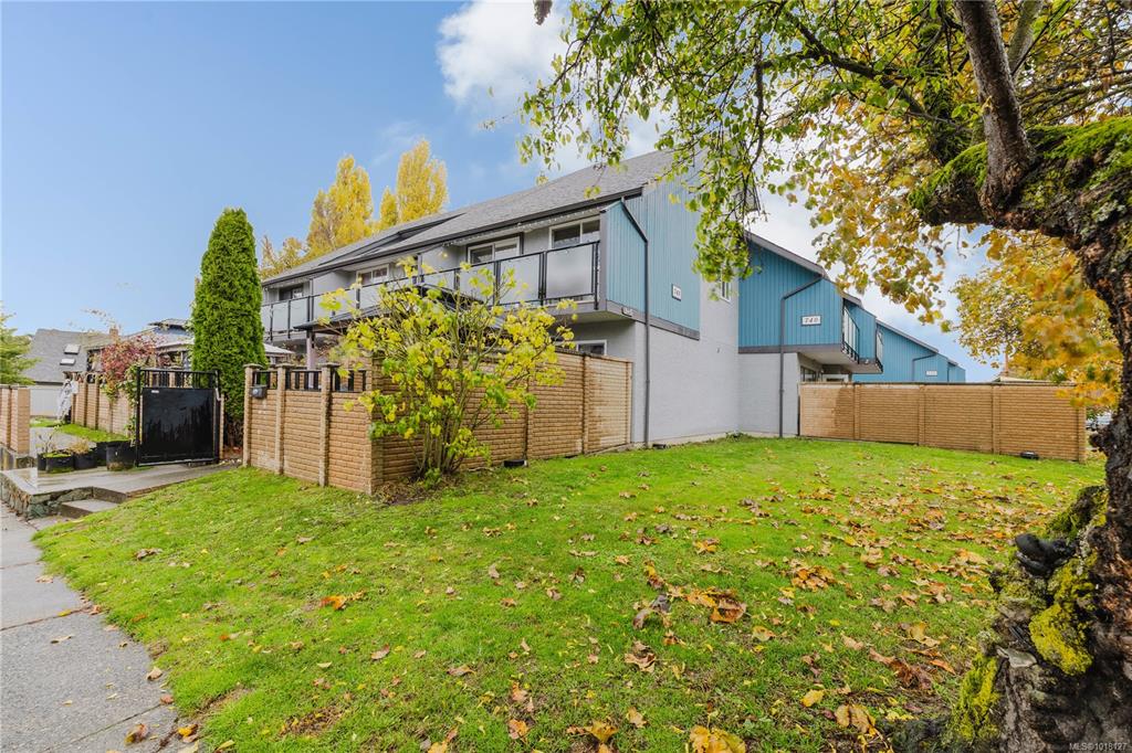 Fourth View of 740 Wilson St, Wilson Court, Victoria, BC, V9A 3H2
