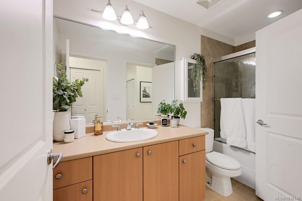 Fifth View of 1115 Craigflower Rd, The Ironwood, Esquimalt, BC, V9A 7R1