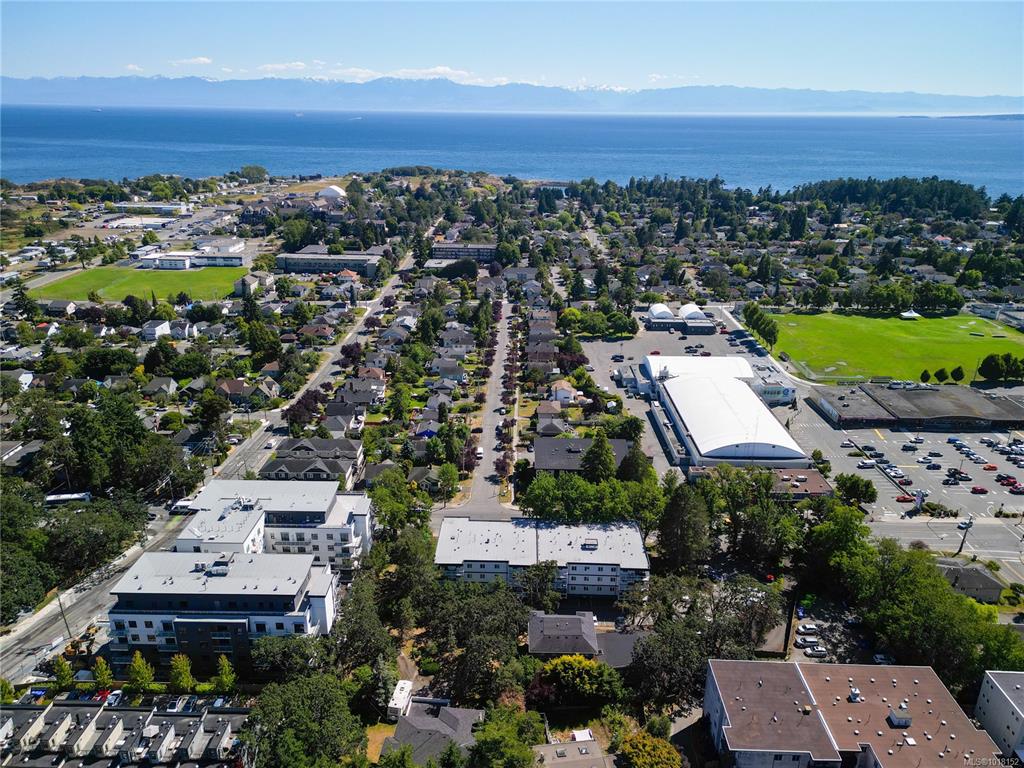 Fourth View of 1124 Esquimalt Rd, Esquimalt, BC, V9A 3N4