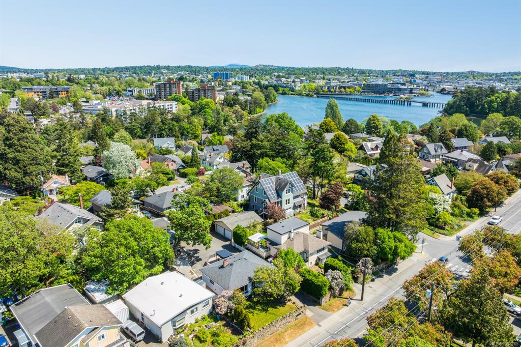 Second View of 727 Craigflower Rd, Victoria, BC, V9A 2W6