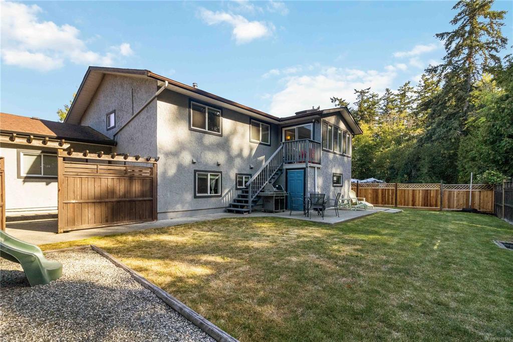 Third View of 4254 Eastridge Cres, Saanich, BC, V8Z 6B6