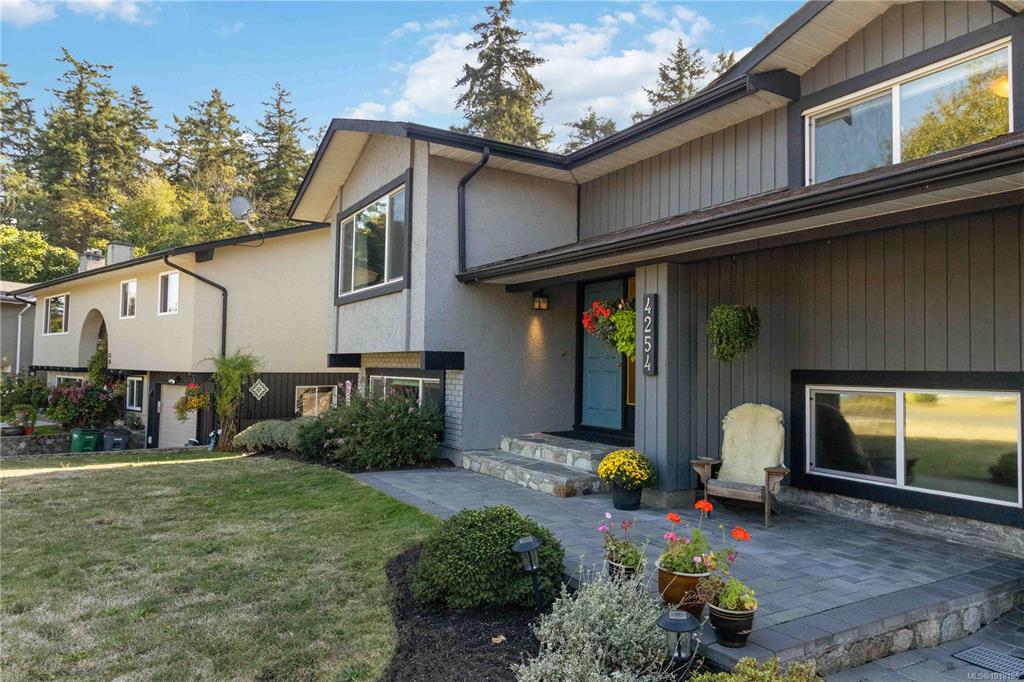 Fourth View of 4254 Eastridge Cres, Saanich, BC, V8Z 6B6