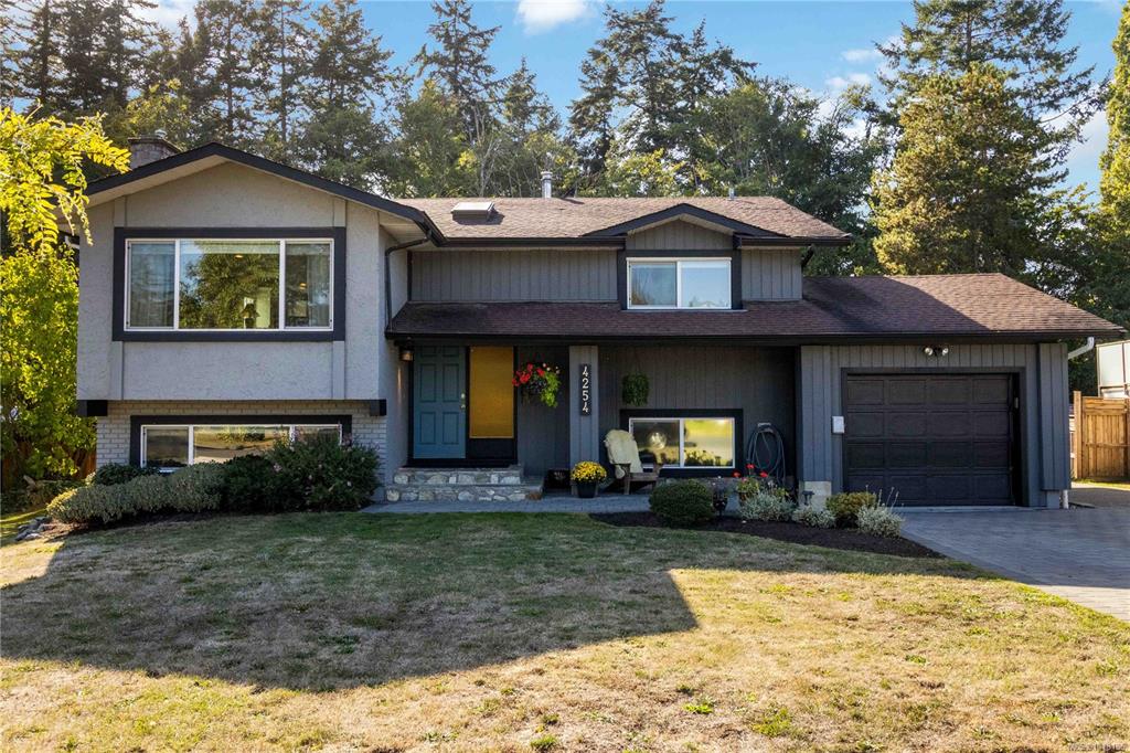 Fifth View of 4254 Eastridge Cres, Saanich, BC, V8Z 6B6