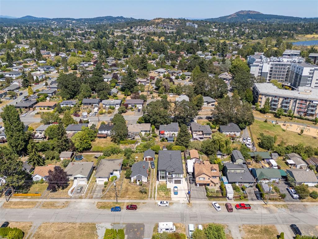 Fourth View of 146 Cadillac Ave, Saanich, BC, V8Z 1T6