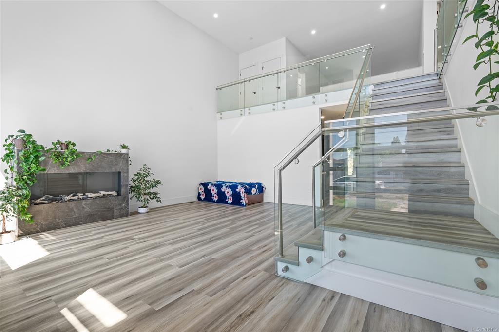 Fifth View of 146 Cadillac Ave, Saanich, BC, V8Z 1T6