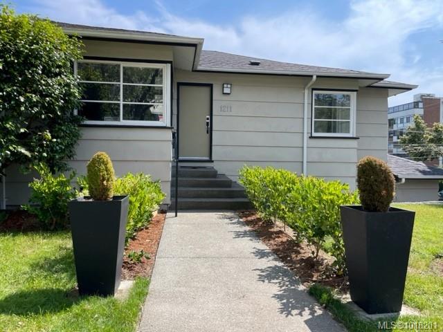 Third View of 1211 Fairfield Rd, Victoria, BC, V8V 3B3