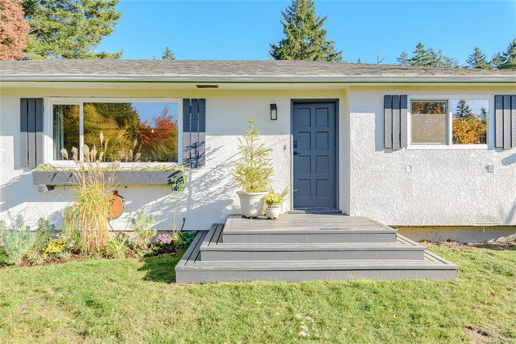 273 Maliview Dr, 1018230, BC,