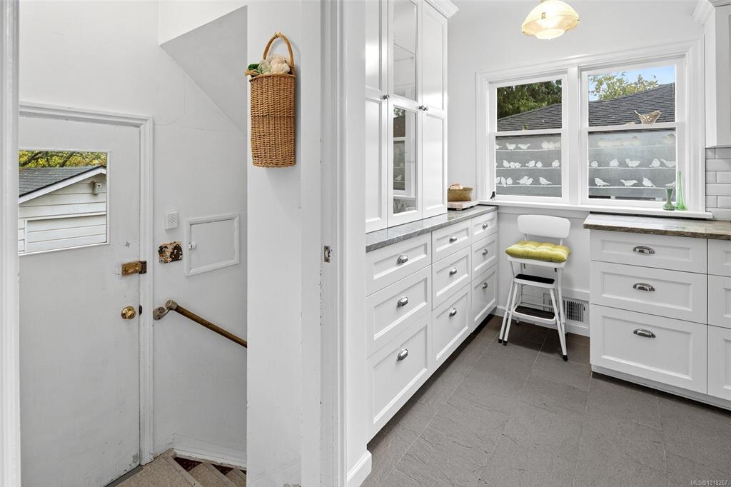 Fifth View of 416 Richmond Ave, Victoria, BC, V8S 3Y4