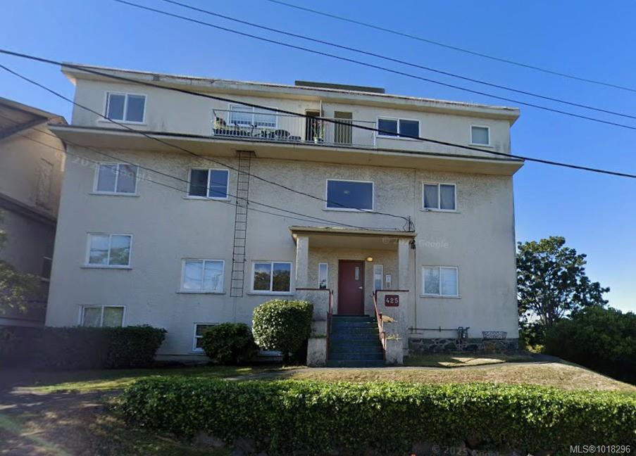 Second View of 423 Wilson St, Esquimalt, BC, V9A 3G6