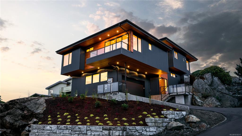 Second View of 3700 Kootenay Pl, Saanich, BC, V8P 2G2