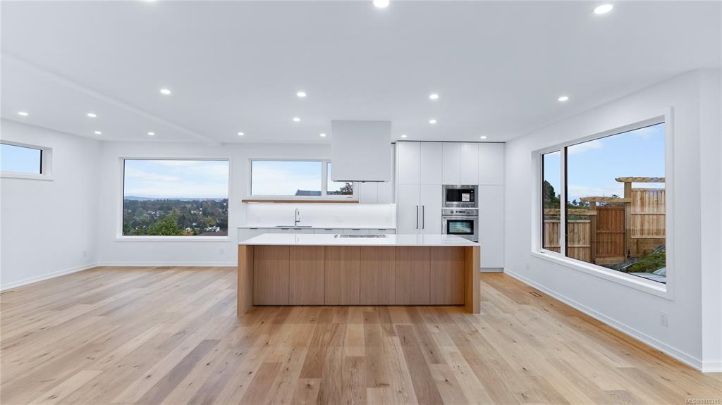 Third View of 3700 Kootenay Pl, Saanich, BC, V8P 2G2