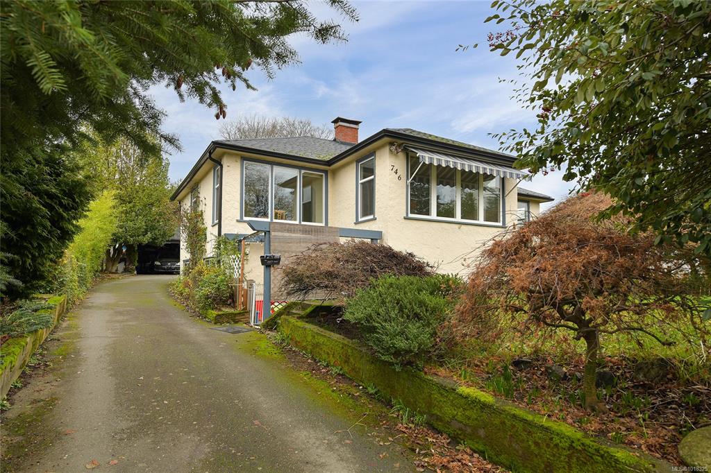 Second View of 746 Gorge Rd W, Saanich, BC, V9A 1N6