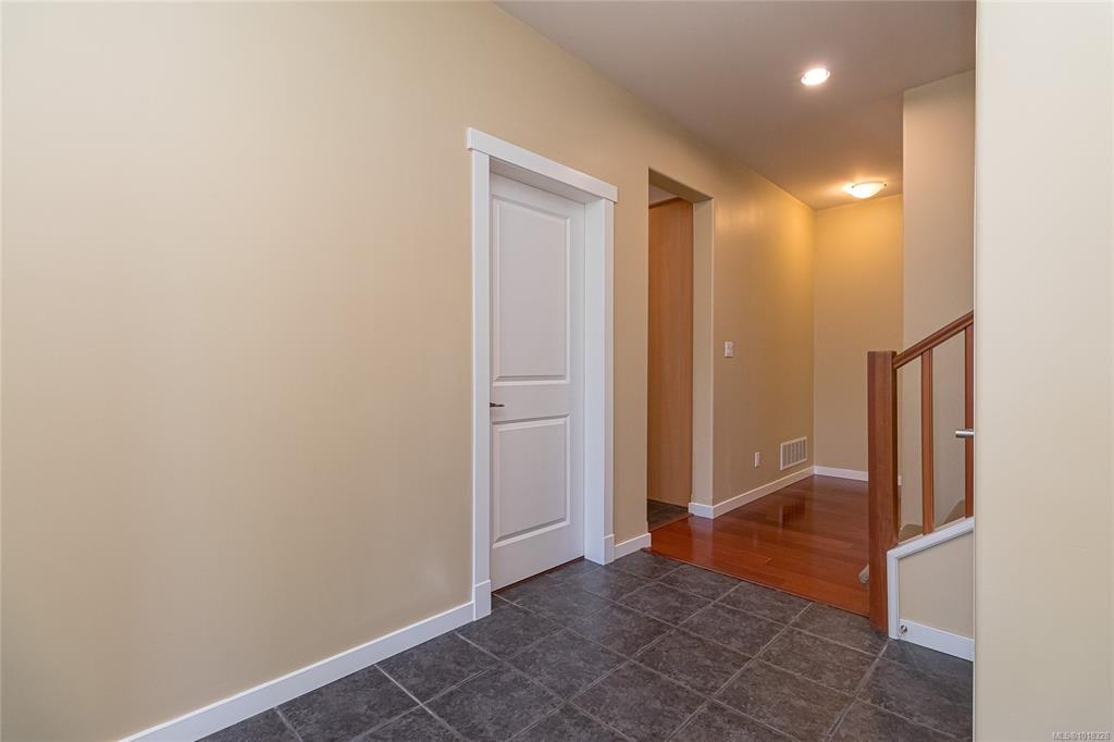 Fifth View of 2211 Graduation Pl, Saanich, BC, V8N 6N3