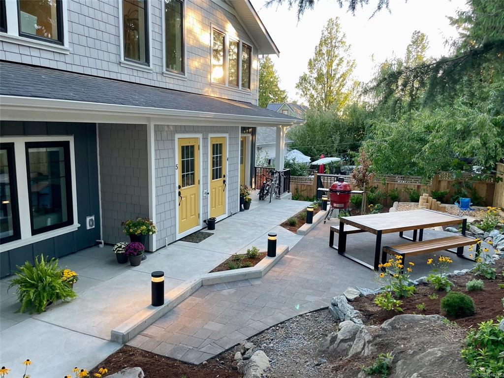 Fourth View of 633 Belton Ave, Kindred, Victoria, BC, V9A 2Z5