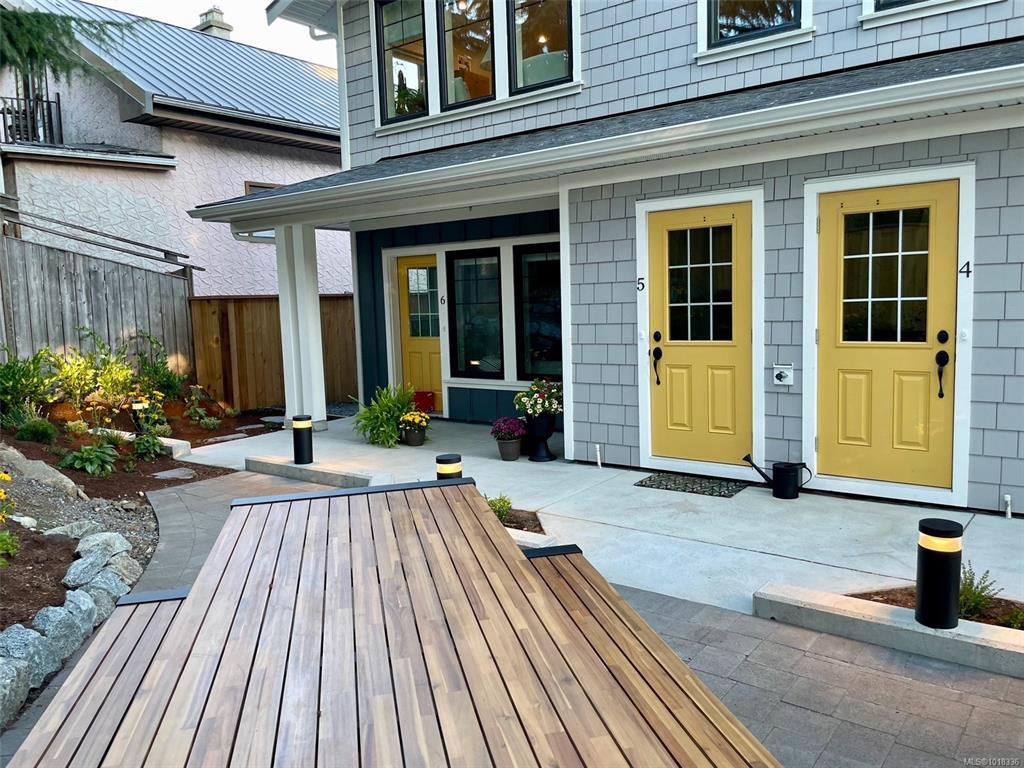 Fifth View of 633 Belton Ave, Kindred, Victoria, BC, V9A 2Z5