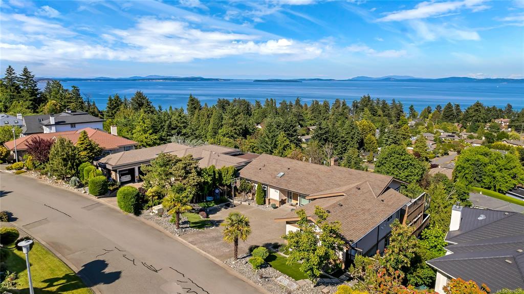 Second View of 972 Seapearl Pl, Saanich, BC, V8Y 2X2