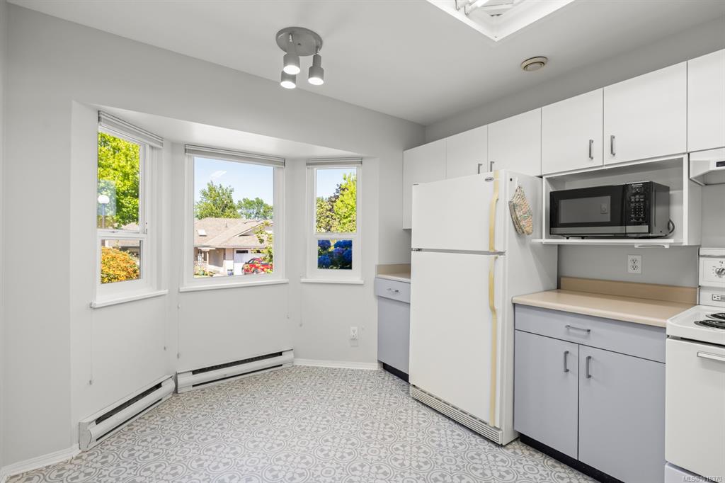 4120 Interurban Rd, 1018370, BC,