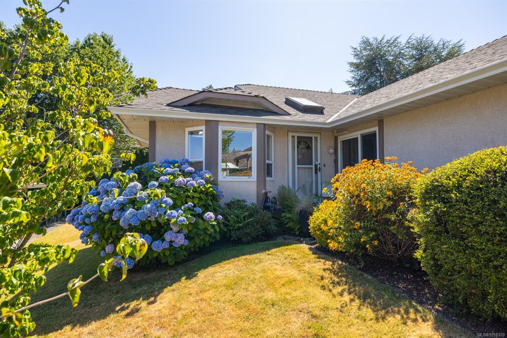 Third View of 4120 Interurban Rd, Meadowlark Place, Saanich, BC, V8Z 6W7