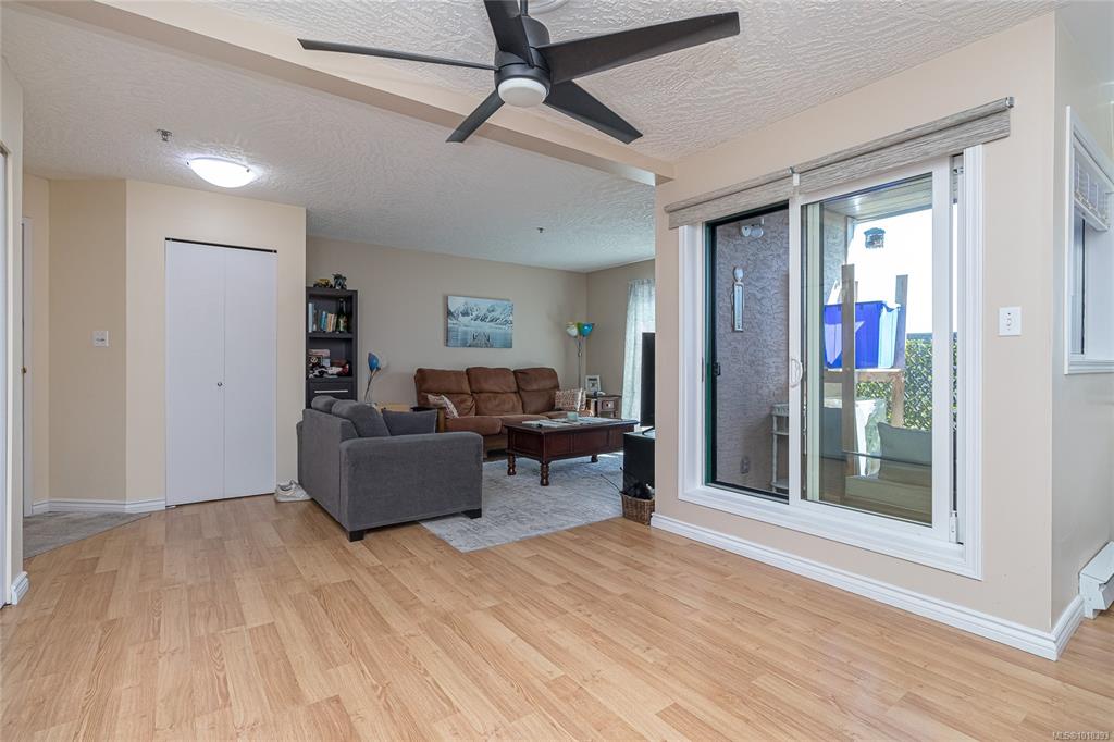 Second View of 3460 Quadra St, Camberly Court, Saanich, BC, V8X 1G6