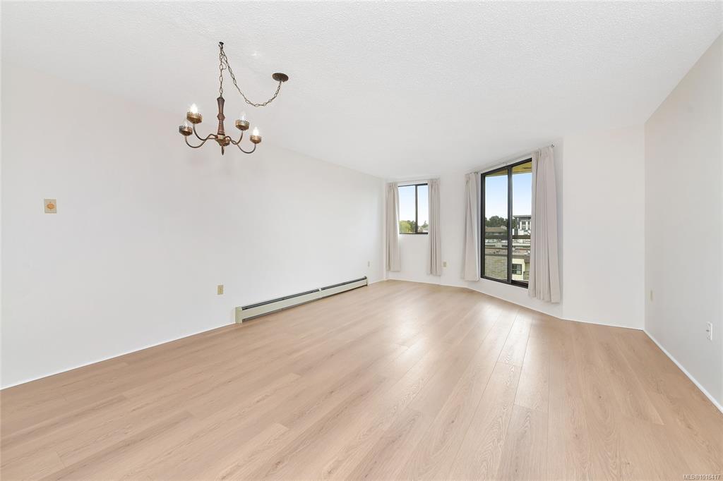 Fifth View of 1745 Leighton Rd, Harrington House, Victoria, BC, V8R 6R6