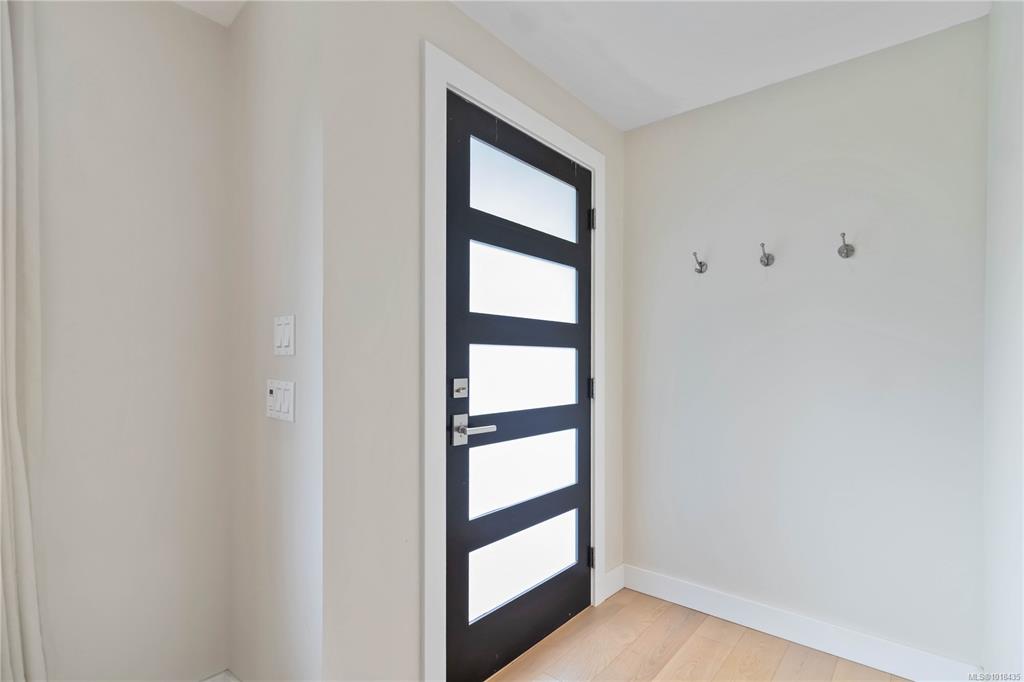 Fifth View of 4882 Lochside Dr, Saanich, BC, V8Y 2E4