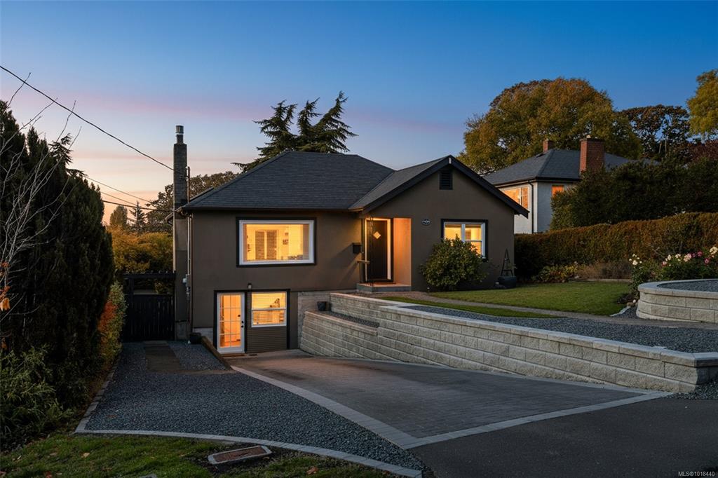 Fourth View of 3720 Winston Cres, Saanich, BC, V8X 1S1