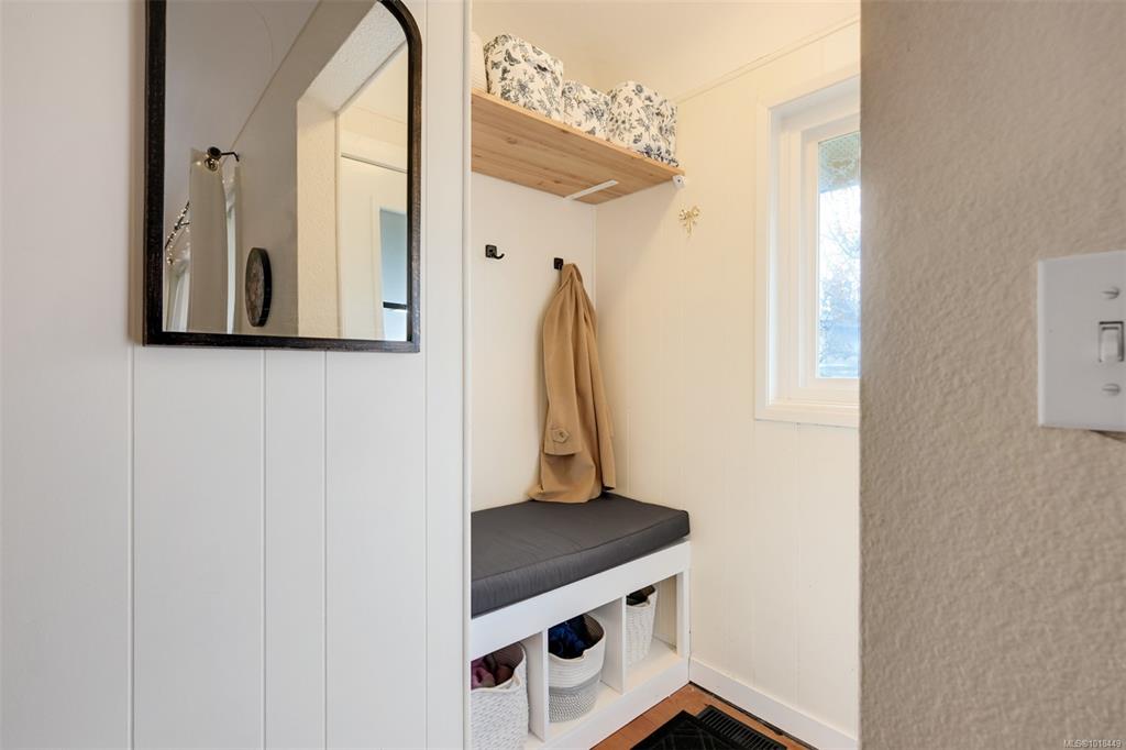 Fifth View of 1680 Sheridan Ave, Saanich, BC, V8P 3B3