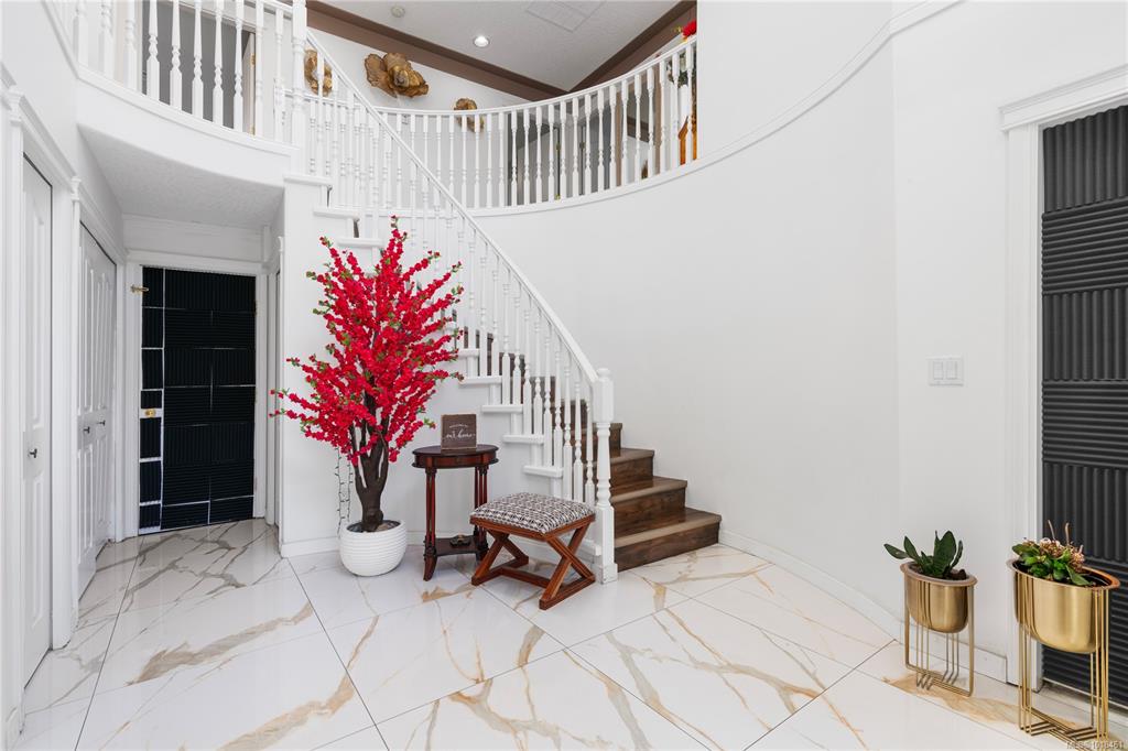 Fourth View of 4202 Quadra St, Saanich, BC, V8X 1L4