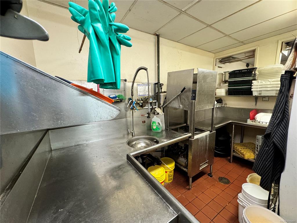 Fifth View of 1551 Cedar Hill Cross Rd, Saanich, BC, V8P 3E6