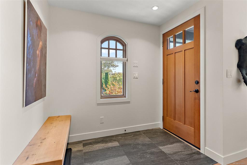 Fifth View of 614 Monterey Ave, Oak Bay, BC, V8S 4T9