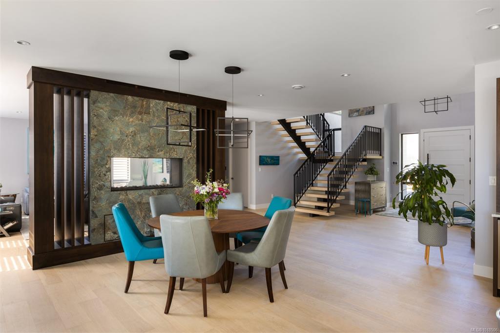 Third View of 4673 Boulderwood Dr, Saanich, BC, V8Y 2P8