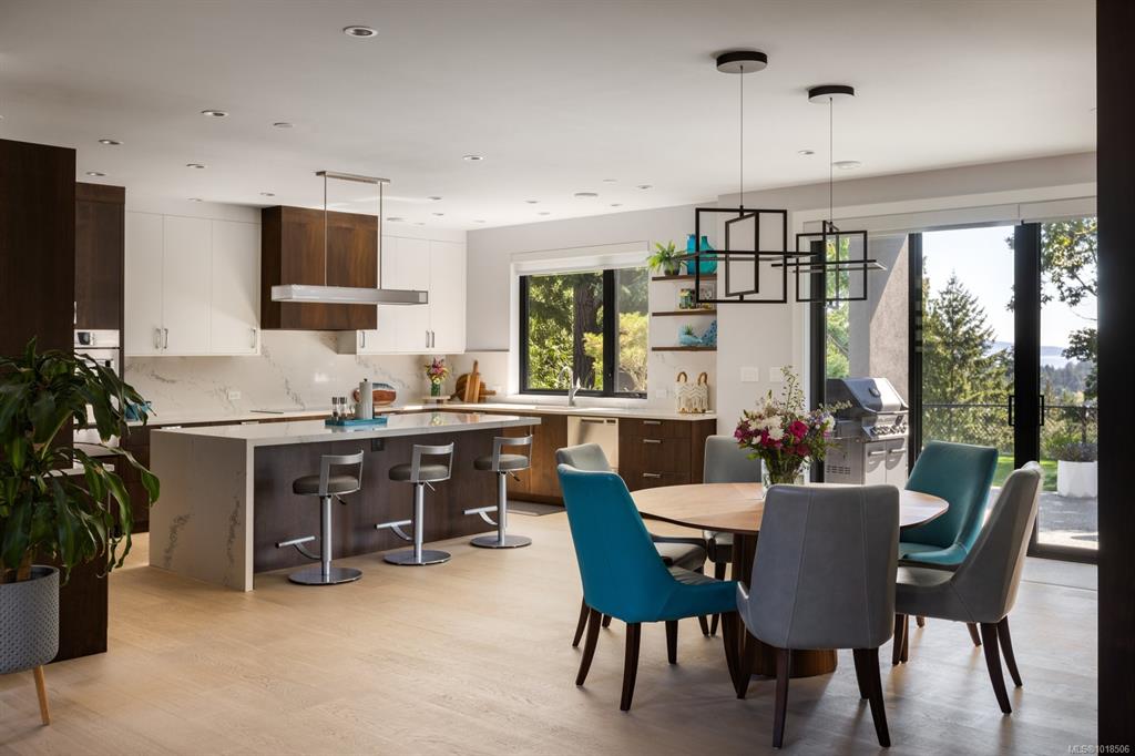 Fifth View of 4673 Boulderwood Dr, Saanich, BC, V8Y 2P8