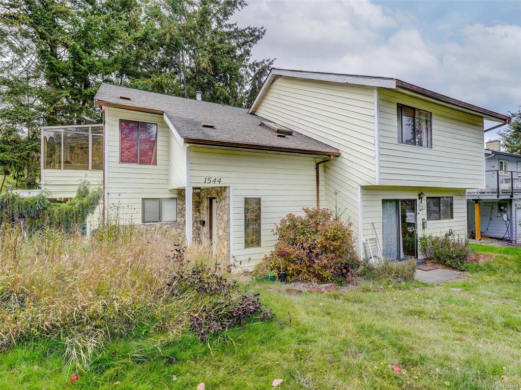 Second View of 1544 Granada Cres, Saanich, BC, V8N 2B8