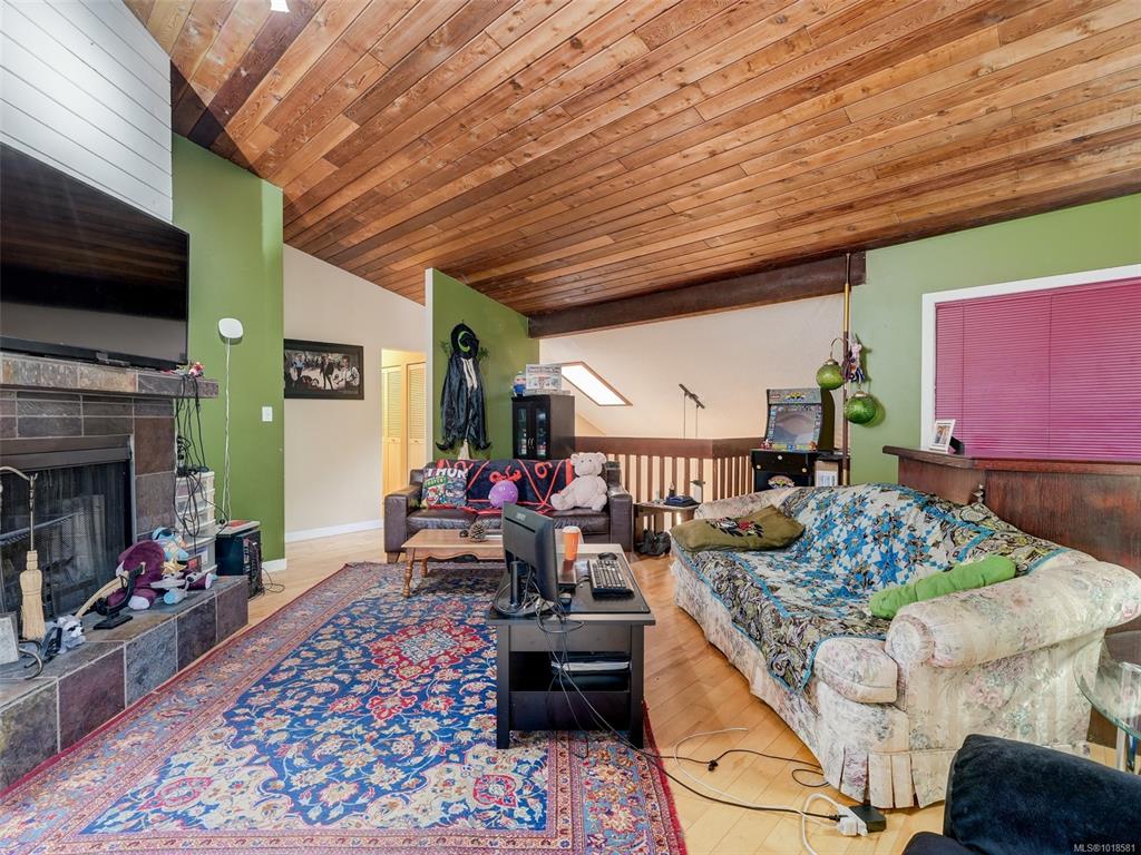 Third View of 1544 Granada Cres, Saanich, BC, V8N 2B8