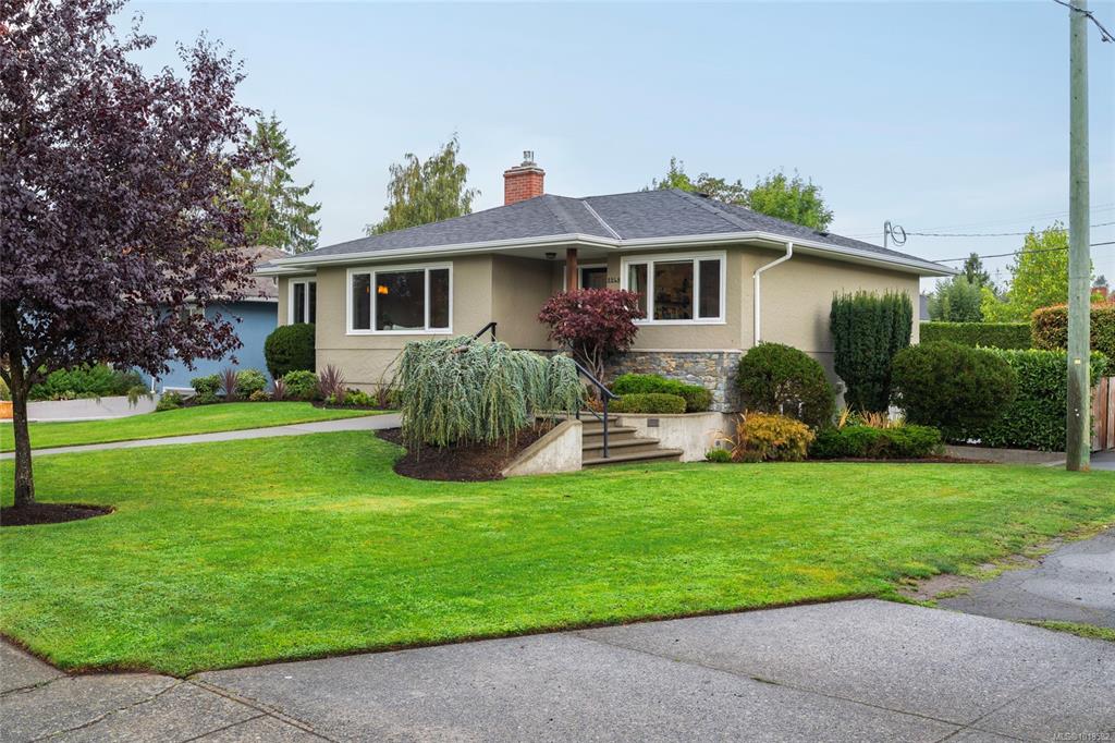 Second View of 2248 Pacific Ave, Oak Bay, BC, V8R 2V5