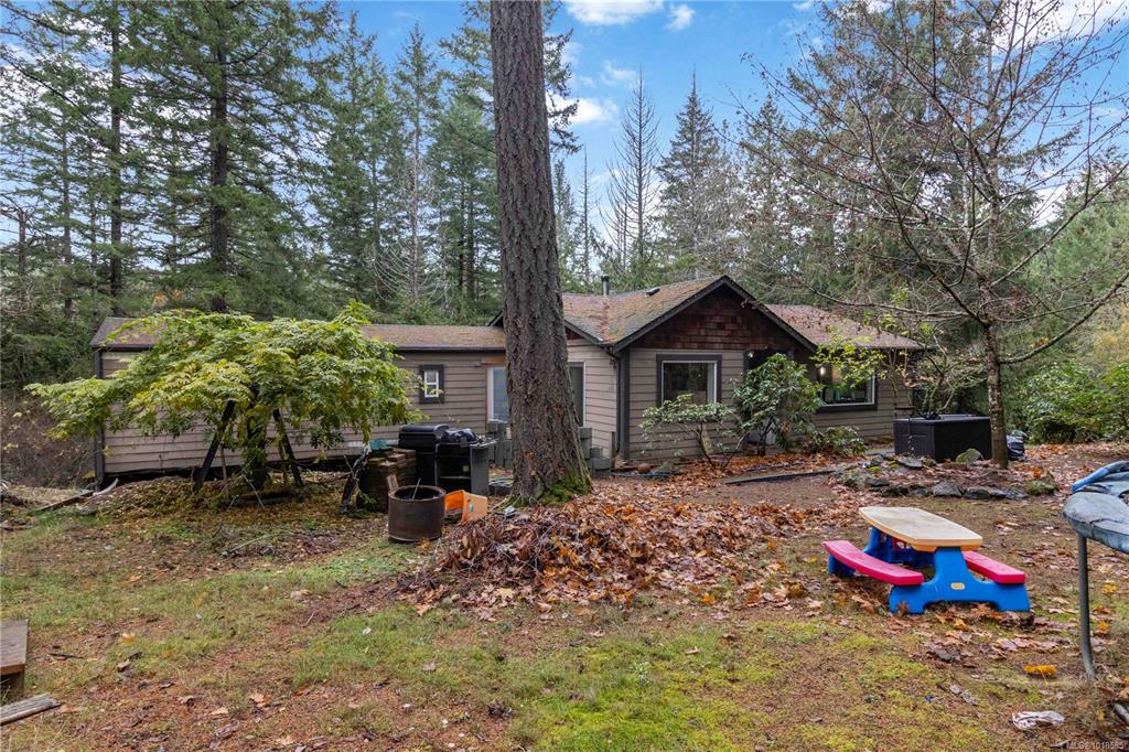 660 Millstream Lake Rd, 1018585, BC,