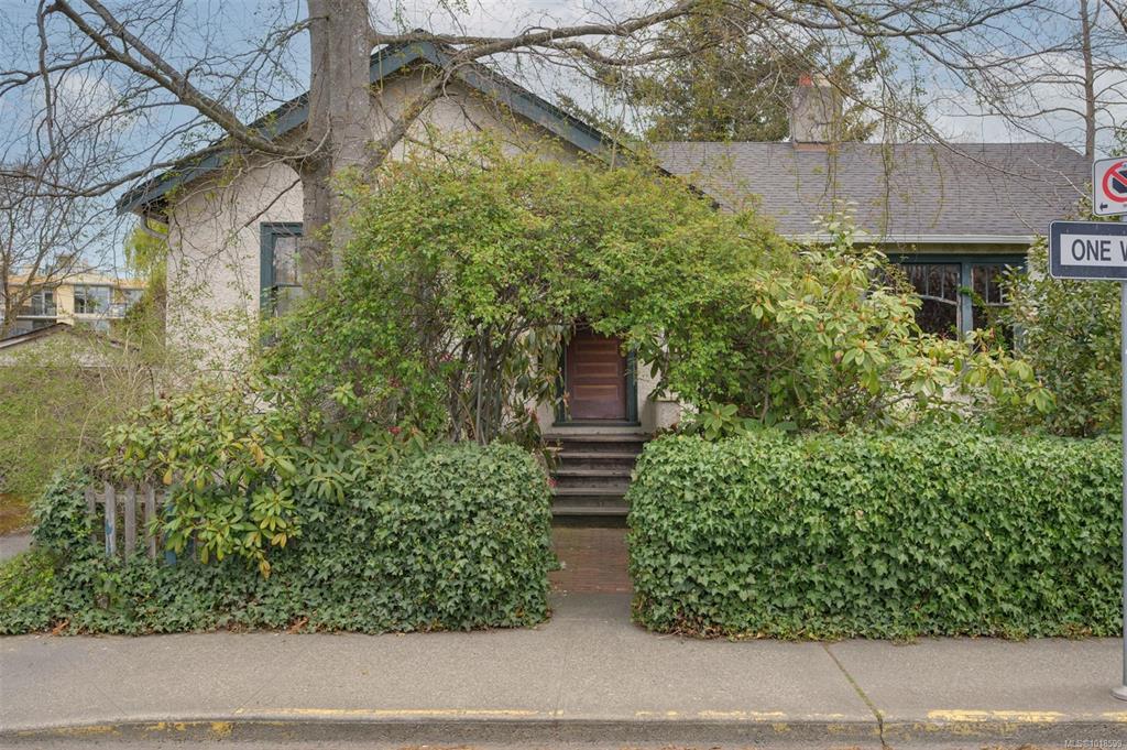 Second View of 516 Simcoe St, Victoria, BC, V8W 1L8