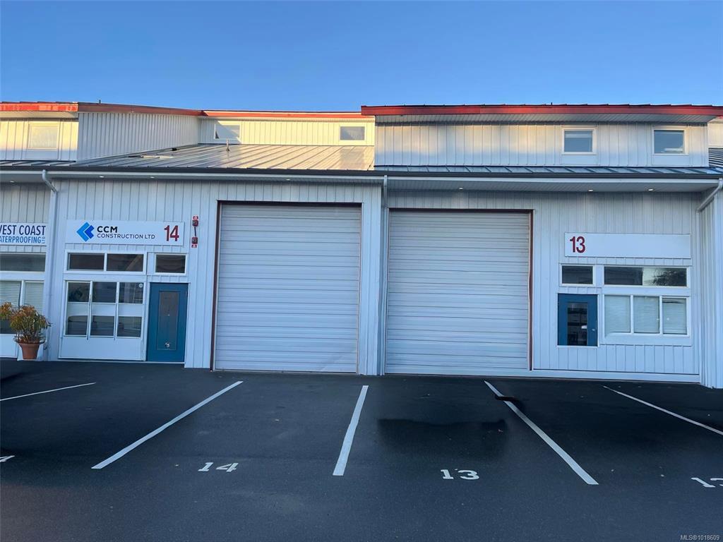 MLS® listing #30166938 for sale located at 2075 Henry Ave