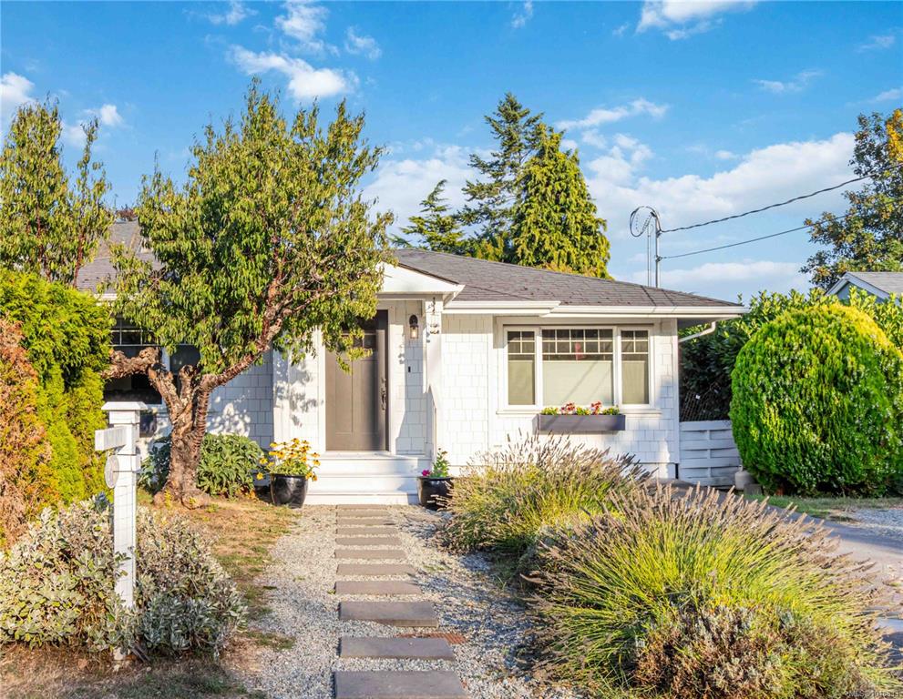 Second View of 2951 Dean Ave, Saanich, BC, V8R 4Y6