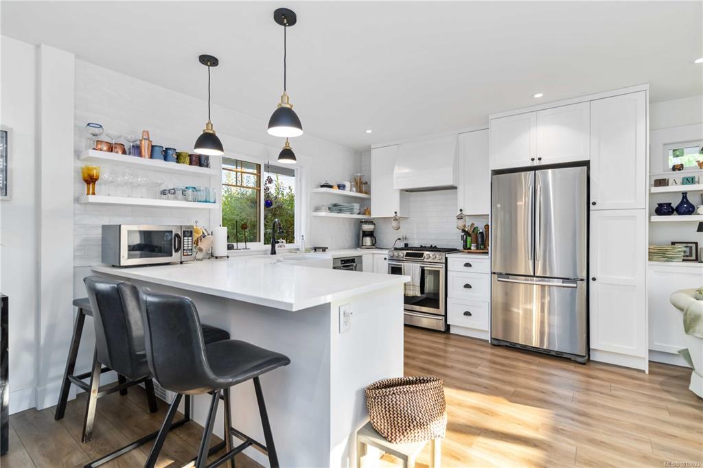 Fourth View of 2951 Dean Ave, Saanich, BC, V8R 4Y6