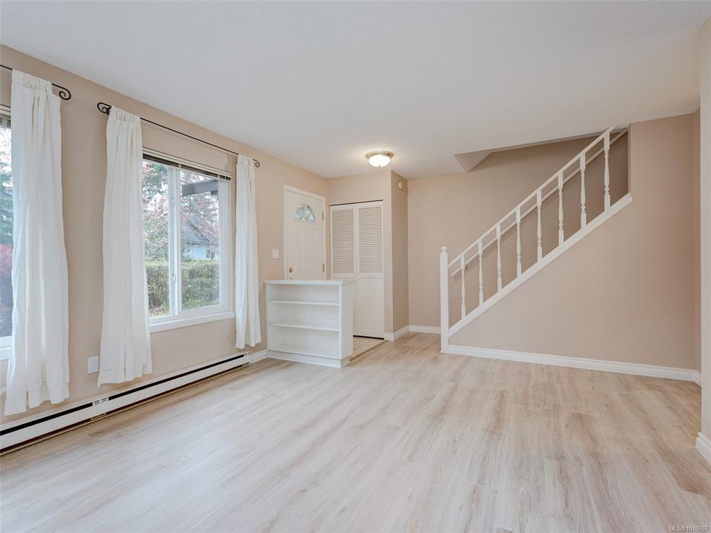 Fifth View of 1741 Mckenzie Ave, The Hearthstone, Saanich, BC, V8N 1A6