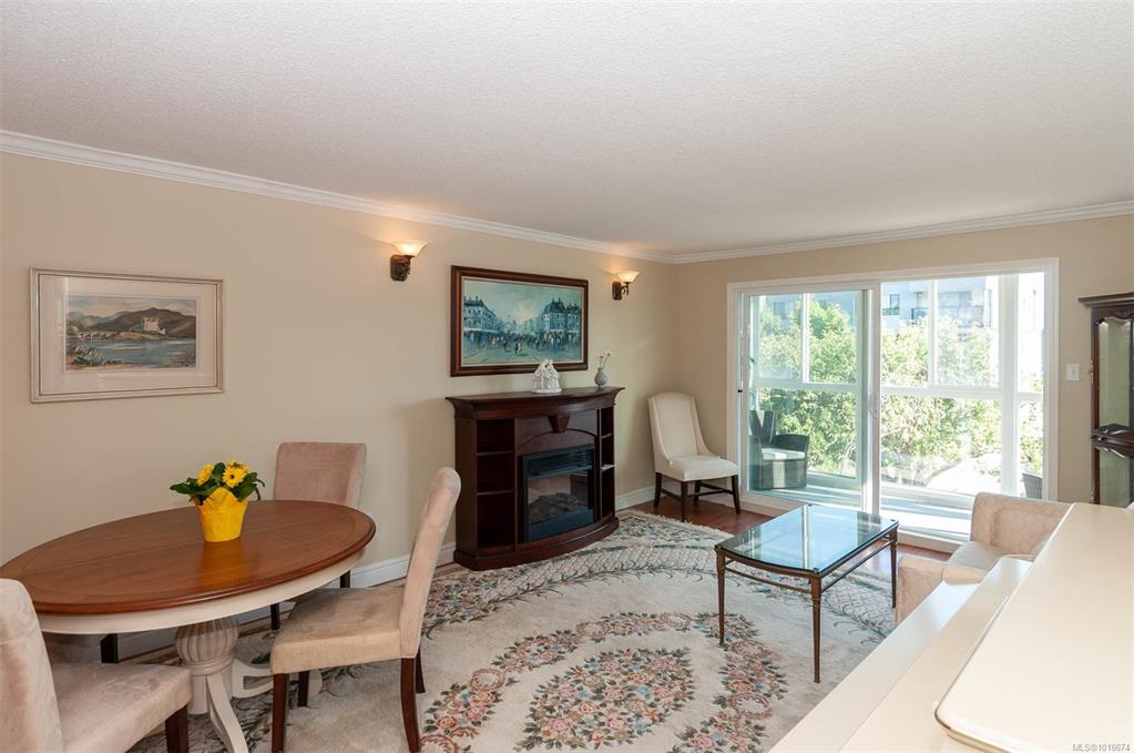 Third View of 1024 Fairfield Rd, The Westfield, Victoria, BC, V8V 3A5
