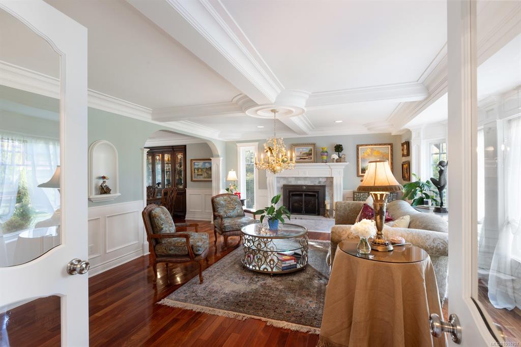 Fifth View of 2773 Arbutus Rd, Saanich, BC, V8N 5X8