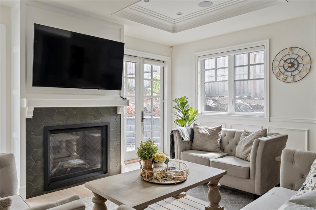 Fourth View of 4829 Cordova Bay Rd, Saanich, BC, V8Y 2J8