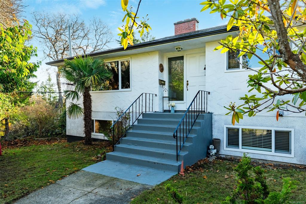 1995 Fairfield Rd, 1018725, BC,