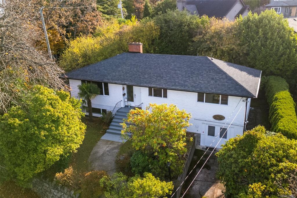 Third View of 1995 Fairfield Rd, Victoria, BC, V8S 1H5