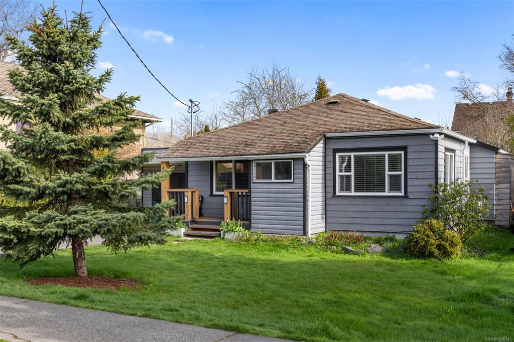 Fifth View of 450 Obed Ave, Saanich, BC, V9A 1K5