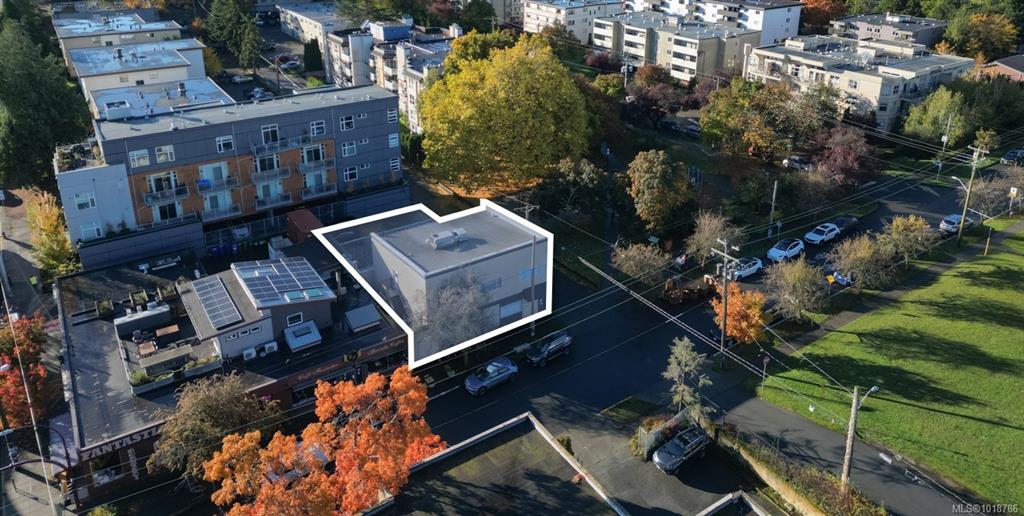 MLS® listing #30180424 for sale located at 941 Kings Rd