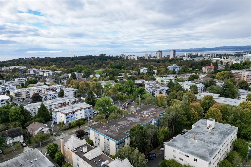 Fourth View of 1012 Collinson St, The Lexington, Victoria, BC, V8V 3C1