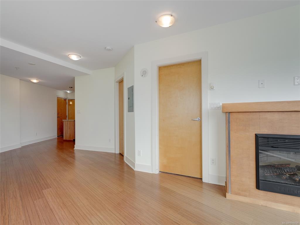 Fifth View of 2745 Veterans Memorial Pkwy, Langford, BC, V9B 0H4